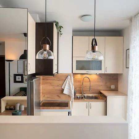 Antonia's 1 Bedroom Cozy And Bright