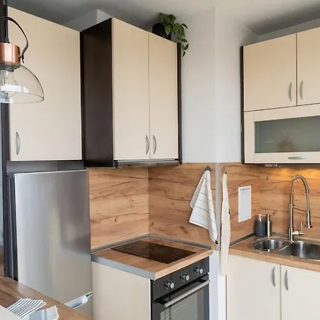 Апартамент Antonia's 1 Bedroom Cozy And Bright